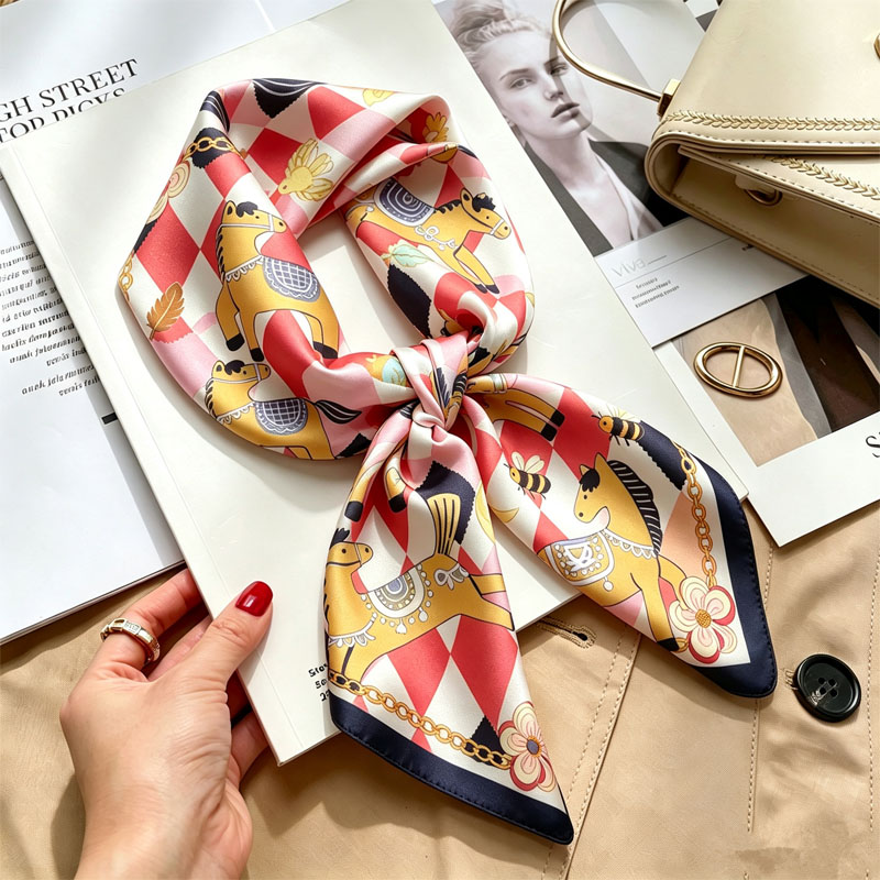 Foulard da donna in seta 70x70 - Luxury Skincare Headband recensione e prezzo