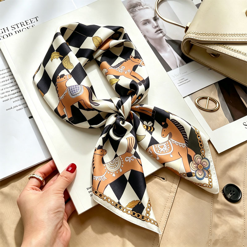 Foulard da donna in seta 70x70 - Luxury Skincare Headband recensione e prezzo