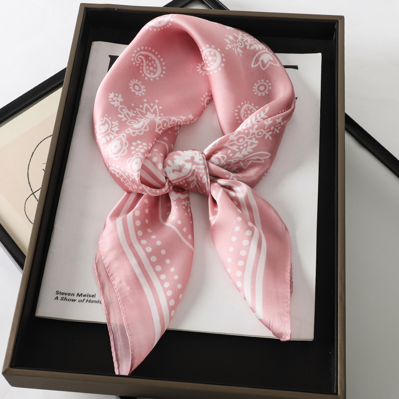 Sciarpa Paisley quadrata in se - Luxury Skincare Headband recensione e prezzo