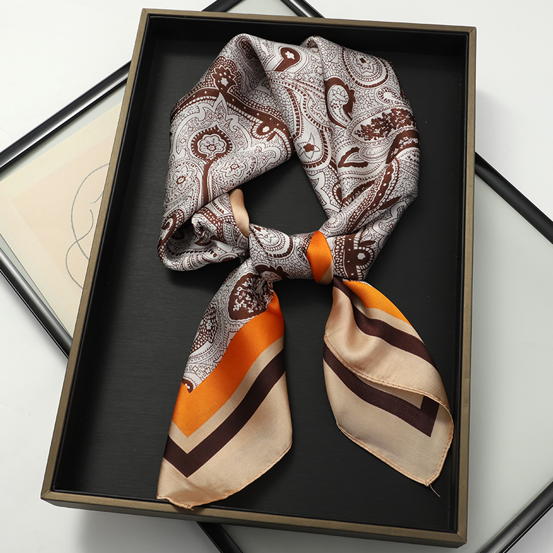 Foulard di Lusso in Seta Prima - Luxury Skincare Headband recensione e prezzo